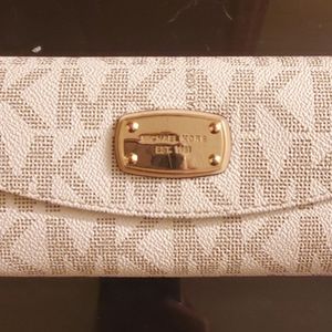 MK wallet